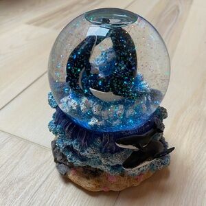 Cute whale snow globe with music